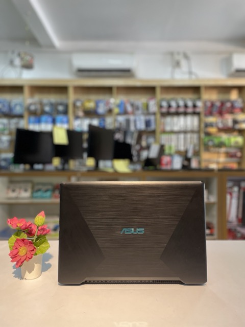 Asus X570ZD (Ryzen 5- 2500U, 8GB, SSD 120GB + 1TB HDD , GTX1050 4GB, 15.6") Black